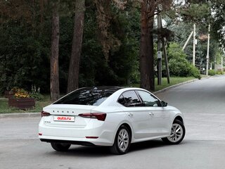 2021 Skoda Octavia IV (A8), белый, 2100000 рублей, вид 5
