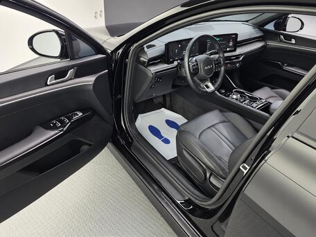 2024 Kia K5 LPi III Рестайлинг, чёрный, 2755000 рублей, вид 5