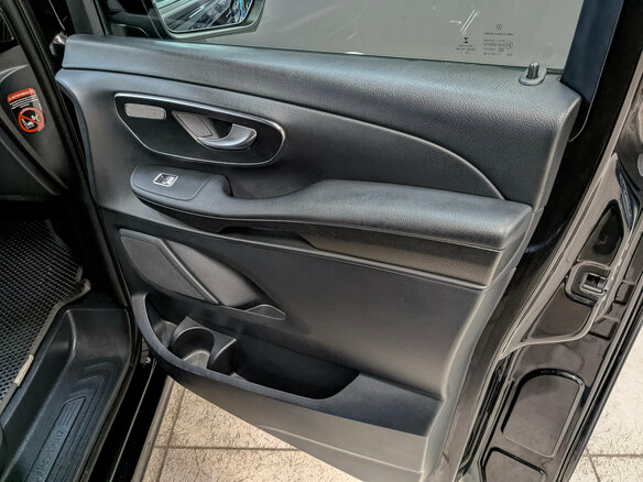 2021 Mercedes-Benz V-Класс 250 d компактный III (W447) Рестайлинг, чёрный - вид 24