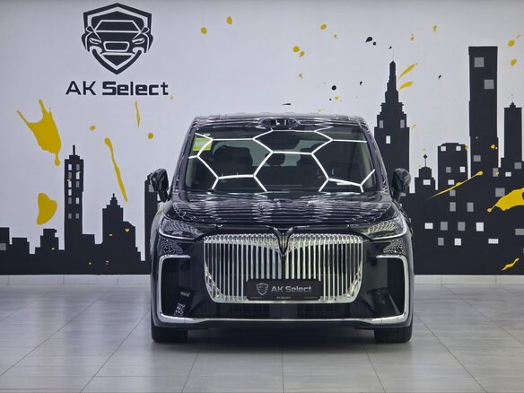 2026 Voyah Dream I Рестайлинг, чёрный, 8700000 рублей - вид 1