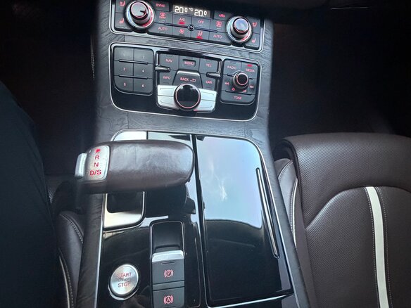 2014 Audi A8 Long III (D4) Рестайлинг, чёрный - вид 7