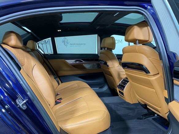 2019 BMW 7 серии Long 745Le xDrive VI (G11/G12) Рестайлинг, синий, 5498800 рублей - вид 13