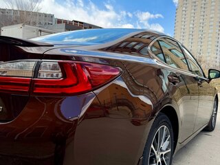 2016 Lexus ES 200 VI Рестайлинг, коричневый, 3000000 рублей, вид 4