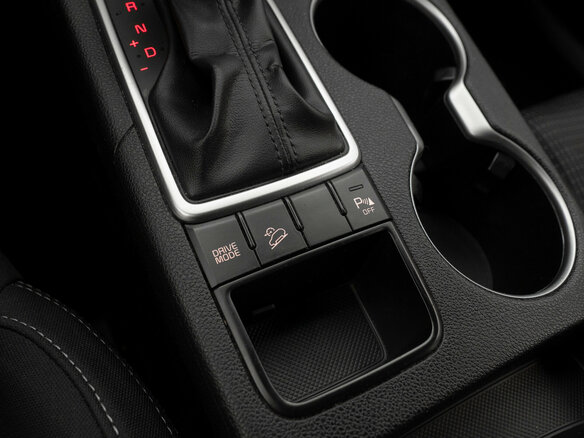 2018 Kia Sportage IV Рестайлинг, серебристый, 1800000 рублей - вид 14