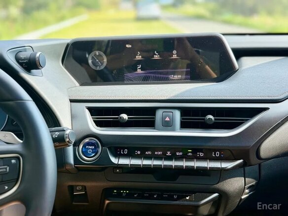 2023 Lexus UX 300e I, чёрный - вид 7