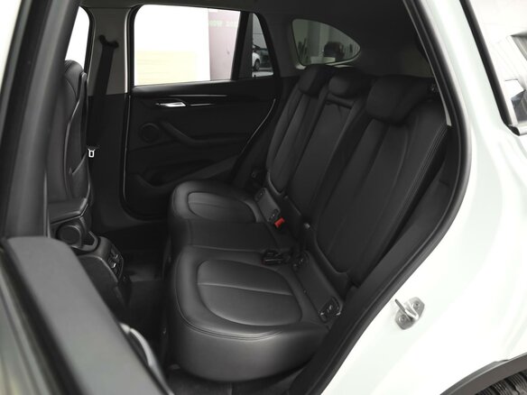 2021 BMW X1 18i sDrive II (F48) Рестайлинг, белый, 2999000 рублей - вид 8
