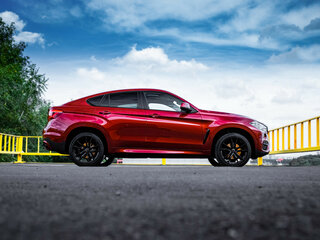 2017 BMW X6 35i II (F16), красный, 4350000 рублей, вид 4
