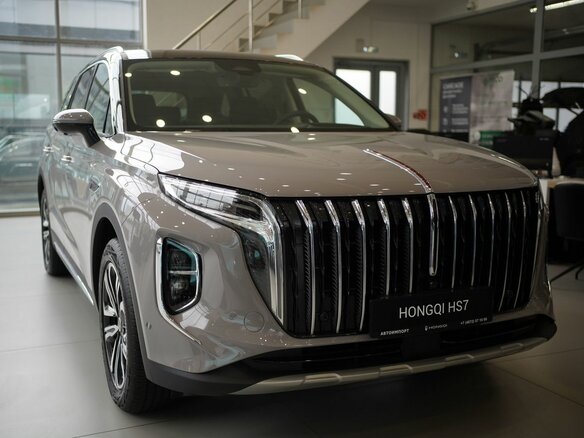 2025 Hongqi HS7 II, серый, 5590000 рублей