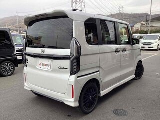 2023 Honda N-BOX II Рестайлинг, белый, 810000 рублей, вид 5