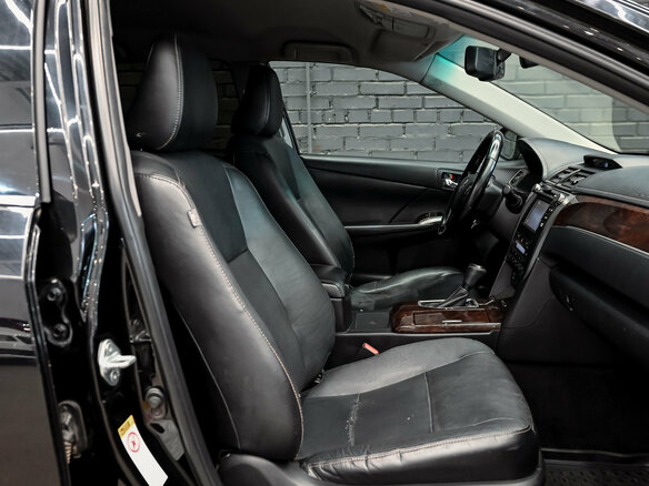 2016 Toyota Camry VII (XV50) Рестайлинг, чёрный, 1720000 рублей - вид 10