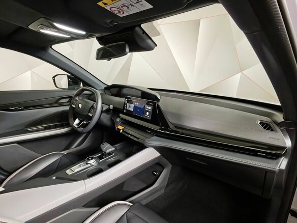 2025 Changan UNI-V I, красный - вид 2