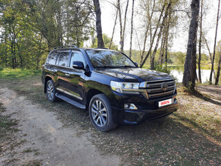 2017 Toyota Land Cruiser 200 Series Рестайлинг 2, чёрный, 5600000 рублей, вид 3