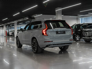 2025 Volvo XC90 B6 II Рестайлинг 2, серый, 9500000 рублей, вид 4