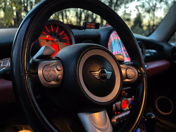 2008 Mini Hatch Cooper II (R56), красный, 720000 рублей - вид 12