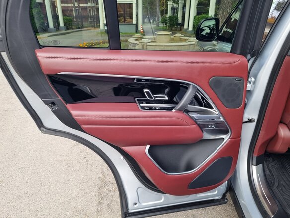 2024 Land Rover Range Rover P400 MHEV V, серебристый, 17200000 рублей - вид 20