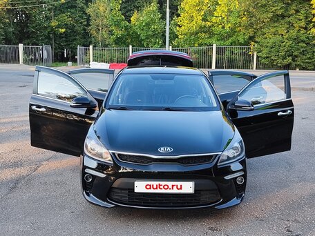 2018 Kia Rio IV, чёрный, 1430000 рублей, вид 4