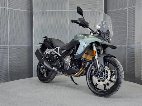 2024 Suzuki V-Strom 800DE, серый, 1227000 рублей, вид 2
