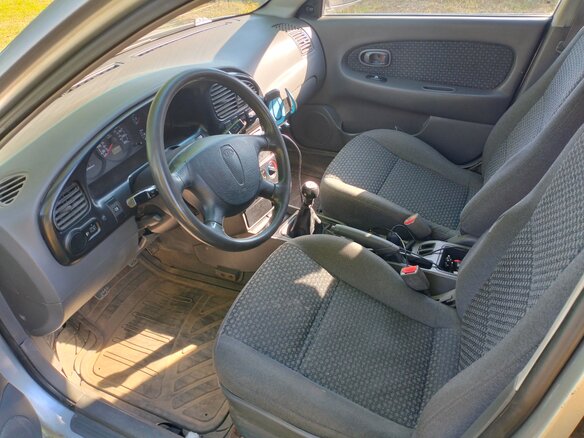 2002 Kia Sephia II Рестайлинг, серебристый, 200000 рублей - вид 10