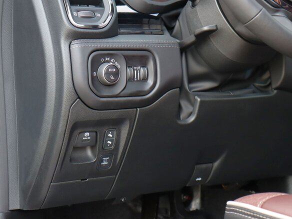 2026 Ram 1500 Crew Cab eTorque V Рестайлинг, чёрный, 12849000 рублей - вид 16