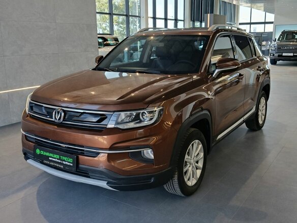2019 Changan CS35 Plus I, коричневый - вид 3