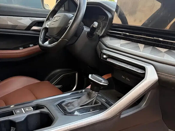 2023 Geely Vision X6 Pro, серебристый, 1380000 рублей - вид 11