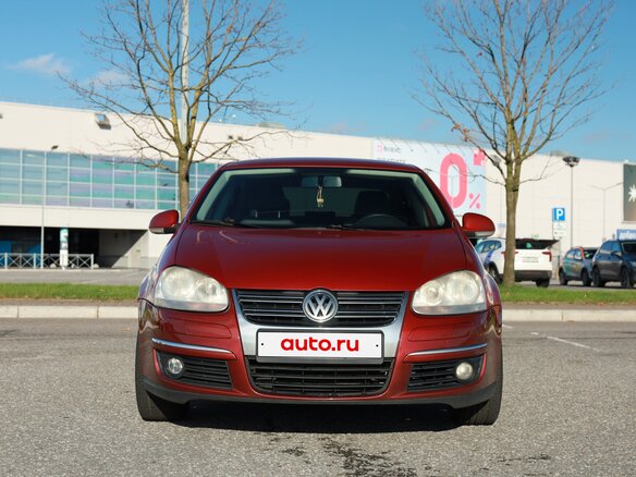 2008 Volkswagen Jetta V, красный, 450000 рублей