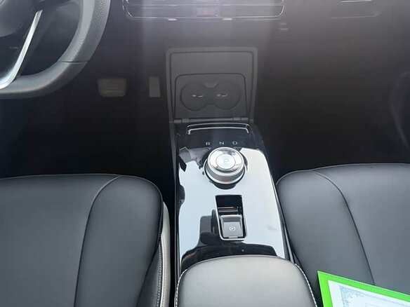 2024 Geely Geometry E 39.4 kWh, белый, 1380000 рублей - вид 10