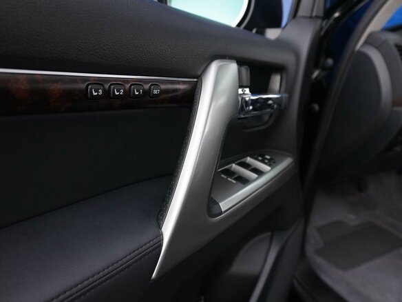 2013 Toyota Land Cruiser 200 Series Рестайлинг 1, чёрный, 4577088 рублей - вид 16