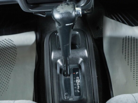 2005 Suzuki Swift III, серый - вид 12