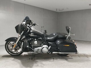 2014 Harley-Davidson Street Glide, чёрный, 1050000 рублей, вид 2