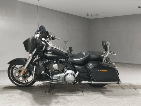 2014 Harley-Davidson Street Glide, чёрный, 1050000 рублей, вид 2