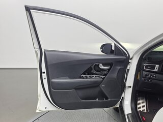 2021 Kia Niro I Рестайлинг, белый, 2000001 рублей, вид 5