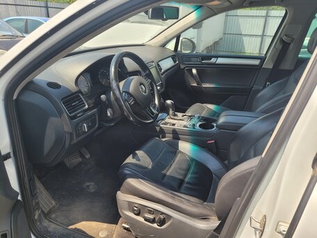 2012 Volkswagen Touareg II, белый, 1830000 рублей, вид 3