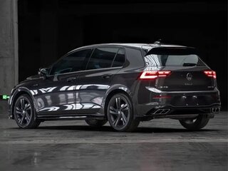 2022 Volkswagen Golf VIII, чёрный, 2037000 рублей, вид 2
