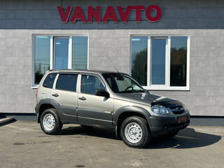 2016 Chevrolet Niva I Рестайлинг, серый, 700000 рублей, вид 3