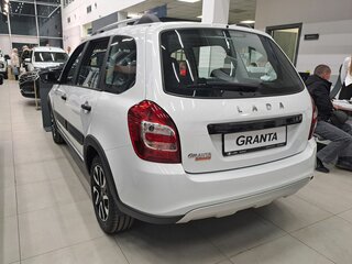 2026 Lada (ВАЗ) Granta Cross I Рестайлинг, белый, 1226900 рублей, вид 2