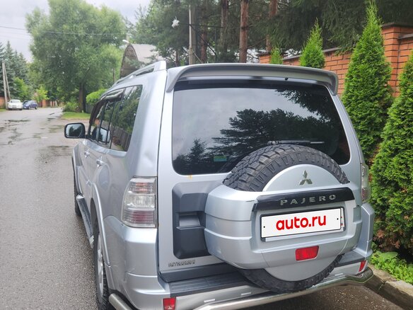 2011 Mitsubishi Pajero IV, серый - вид 4