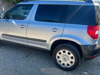 2011 Skoda Yeti I, серый, 850000 рублей, вид 3