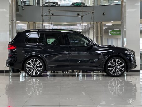 2022 BMW X7 40d I (G07) Рестайлинг, чёрный, 12500000 рублей, вид 5