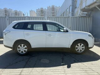 2012 Mitsubishi Outlander II Рестайлинг, белый, 1045000 рублей, вид 5