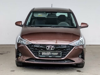 2022 Hyundai Solaris II Рестайлинг, коричневый, 1625000 рублей, вид 2