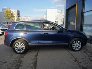 2013 Volkswagen Touareg II, синий, 1685000 рублей, вид 4