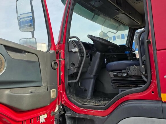 2012 Volvo FM, красный, 3500000 рублей - вид 14