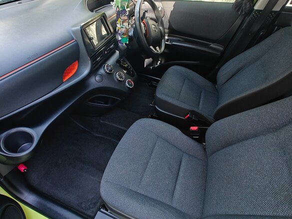 2017 Toyota Sienta II, жёлтый, 1150000 рублей - вид 12