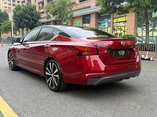 2022 Nissan Altima VI (L34), красный, 1700000 рублей, вид 4