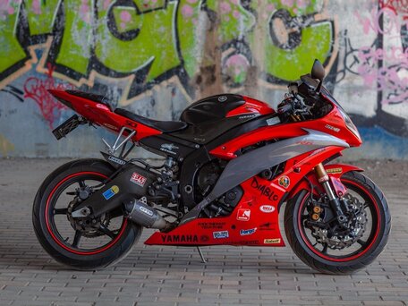 2008 Yamaha YZF-R6, красный, 850000 рублей, вид 3