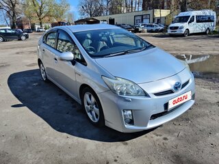 2010 Toyota Prius III (XW30), серый, 970000 рублей, вид 2