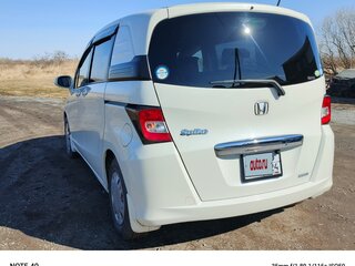 2010 Honda Freed Spike I Рестайлинг, белый, 1200000 рублей, вид 5