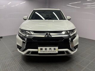 2022 Mitsubishi Outlander III Рестайлинг 3, белый, 1620000 рублей, вид 2