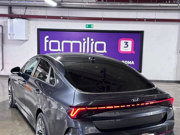 2020 Kia K5 III, серый, 2350000 рублей - вид 11